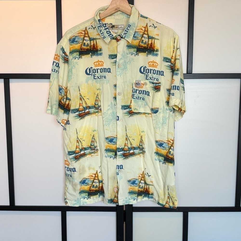 Joe Marlin Corona Extra beer‎ short sleeve button down shirt. Men’s LARGE